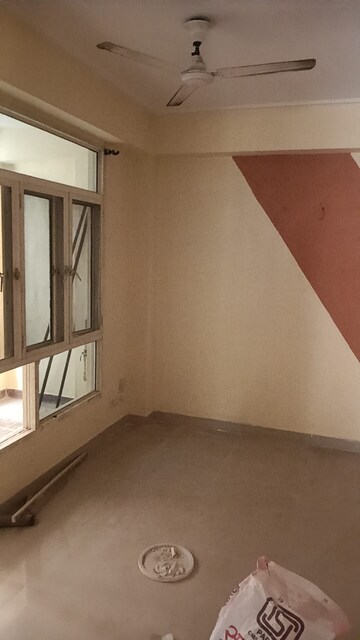 Room in 2 BHK Builder Floor at Crossing Republik, Crossing Republic – for Sale