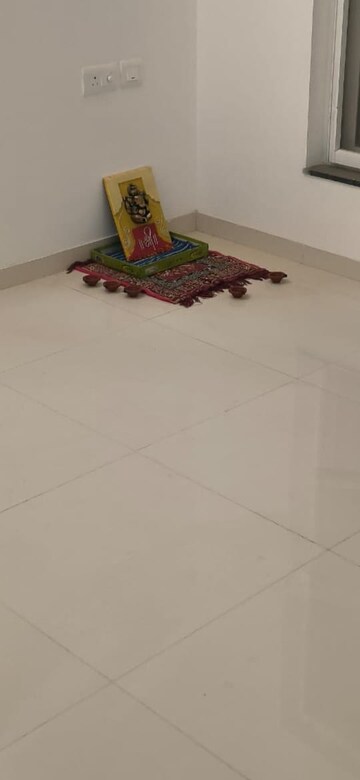 Room in 3 BHK Apartment at Majestique Signature Towers, Balewadi – for Rent