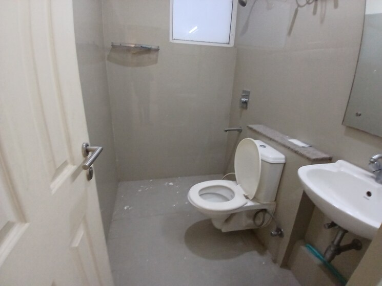 Bathroom, emaar-mgf-emerald-hills 4 Bedroom 400 Sq.Yd. Builder Floor In Sector 65 Gurgaon 9748227