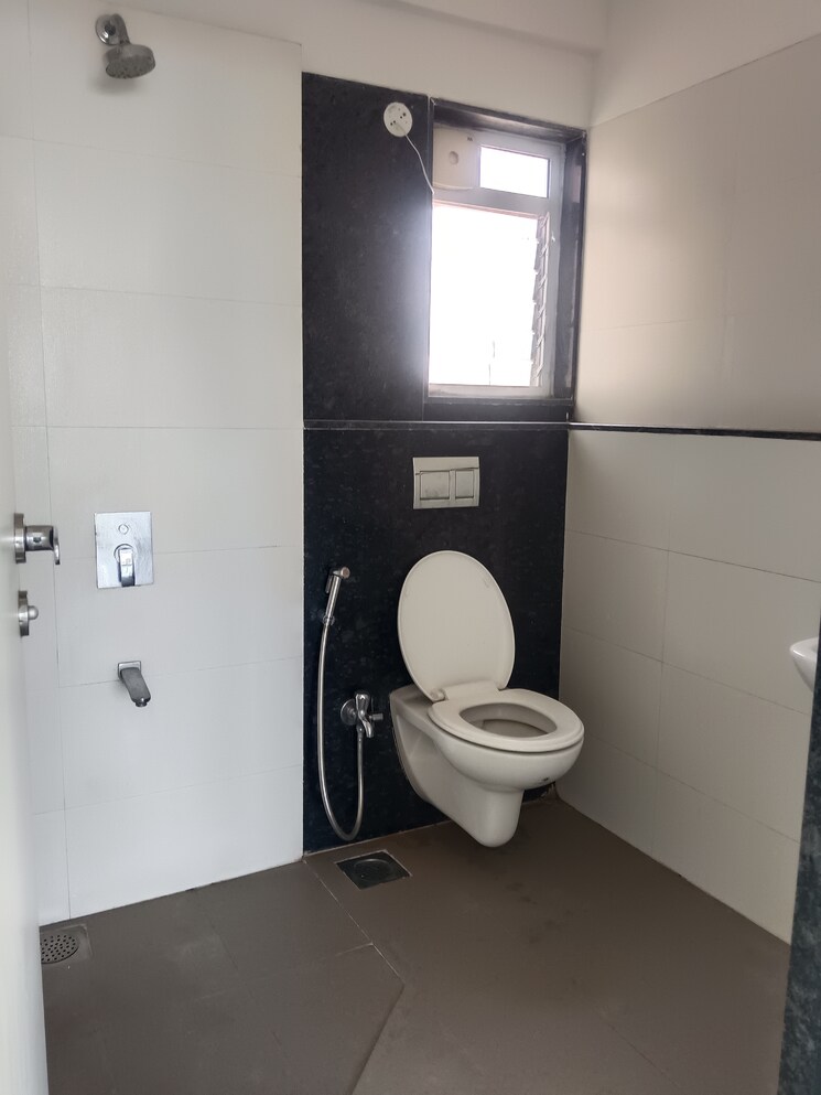 Bathroom, rustomjee-urbania-aurelia 2 Bedroom 698 Sq.Ft. Apartment In Thane West Thane 9748360