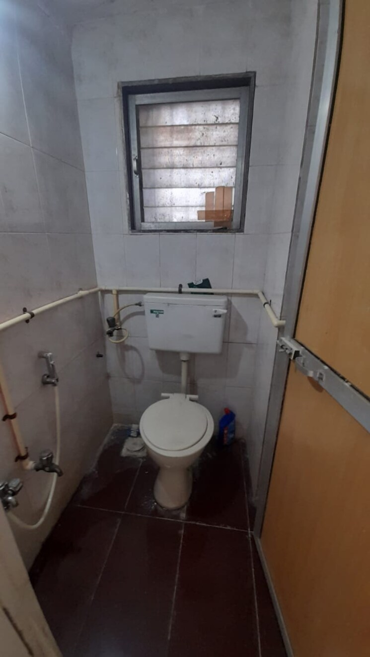 Bathroom, vasant-valley-complex 1 RK 360 Sq.Ft. Apartment In Malad East Mumbai 9748393