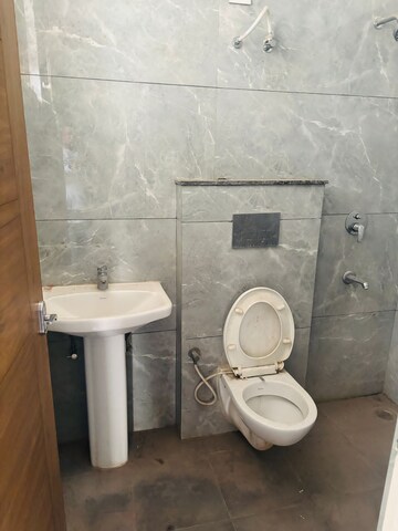 Master Bedroom in 3 BHK Builder Floor at Patiala Road – for Sale