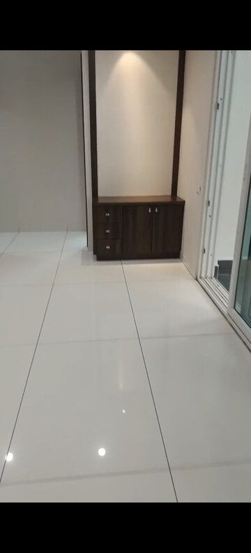 Room in 4 BHK Apartment at Aparna Sarovar Grande, Nallagandla – for Rent