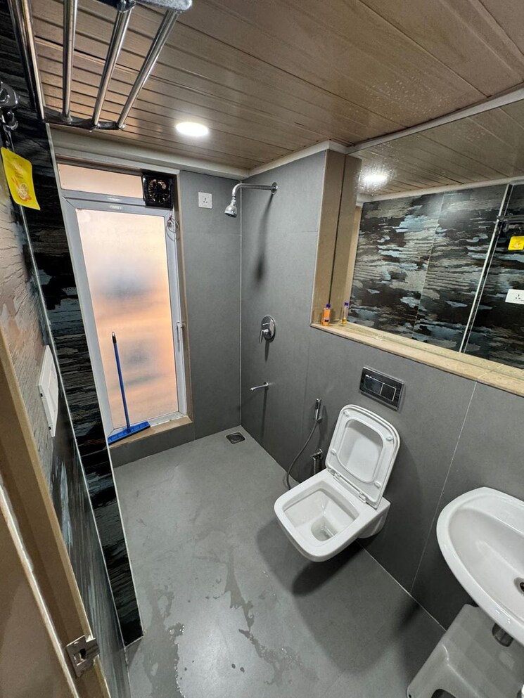 Team Area, rna-ng-eclat 2 Bedroom 801 Sq.Ft. Apartment In Andheri West Mumbai 9748501