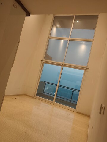 Room in 3 BHK Apartment at Mahagun Mezzaria, Sector 78 – for Sale