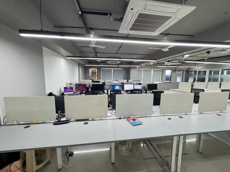 Team Area, shilp-corporate-park Commercial Office Space 4207 Sq.Ft. In Bodakdev Ahmedabad 9748450