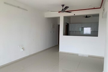 Room in 2 BHK Apartment at Mayfair The View, Vikhroli West – for Rent