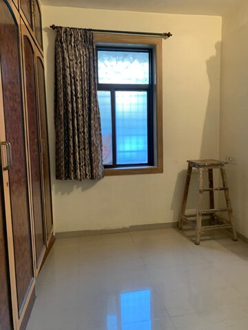 Room in 1 BHK Apartment at Om Rishikesh CHS, Borivali West – for Rent