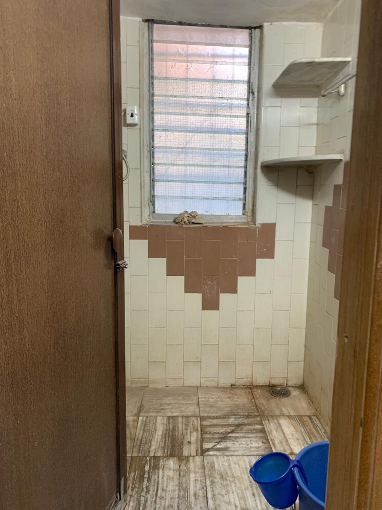 Bathroom, om-rishikesh-chs 1 Bedroom 415 Sq.Ft. Apartment In Borivali West Mumbai 9748721