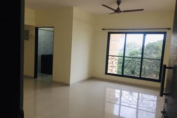 Room in 2 BHK Apartment at Mayfair Housing Hillcrest, Vikhroli West – for Rent