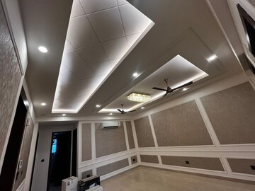 Staircase in 3 BHK Apartment at Raj One Good Earth, Sector 71 – for Rent