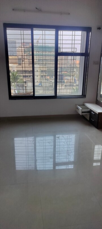 Room in 2 BHK Apartment at Deep Tower, Andheri West – for Rent