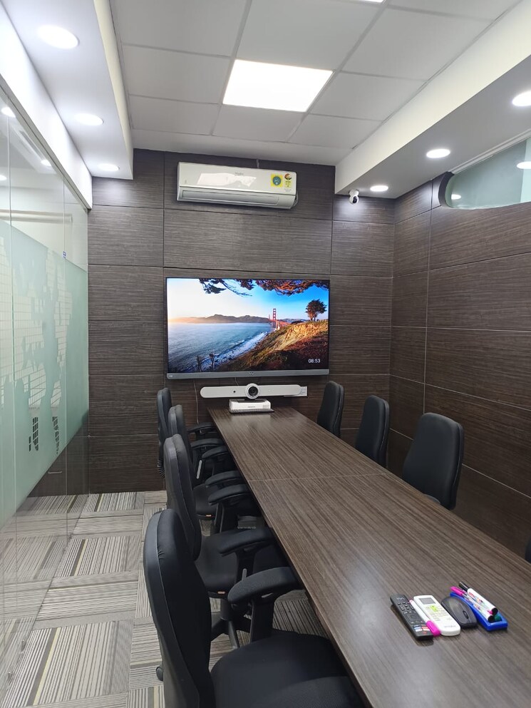  Parking, sector 3 Commercial Office Space 2200 Sq.Ft. In Sector 3 Noida 9749011