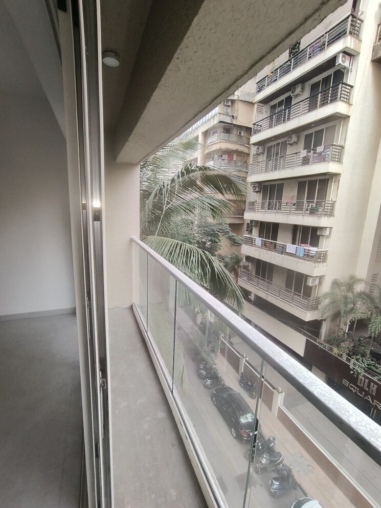 Balcony, juhu-gulmohar-chs 3.5 Bedroom 1350 Sq.Ft. Apartment In Vile Parle West Mumbai 9749041