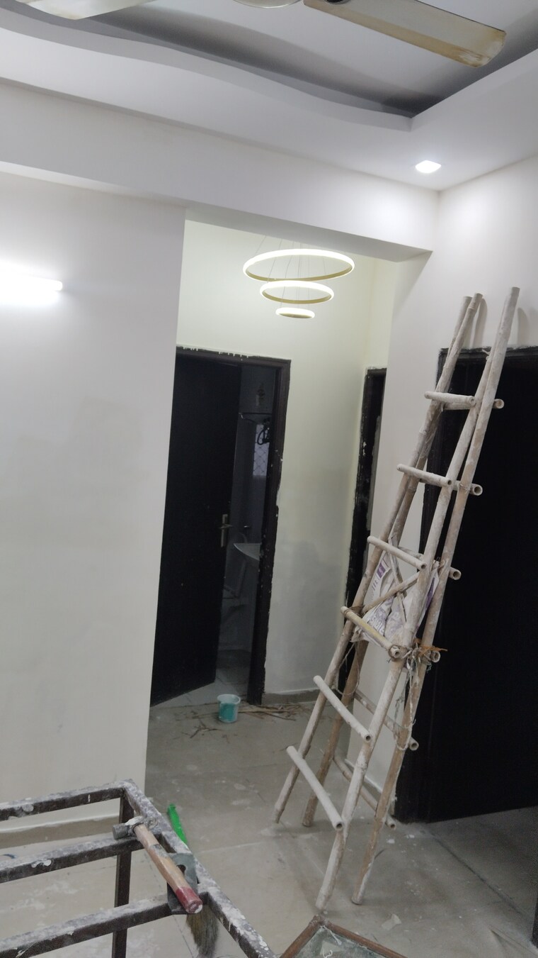 Room, sector 121 3 Bedroom 1425 Sq.Ft. Apartment In Sector 121 Noida 9749119