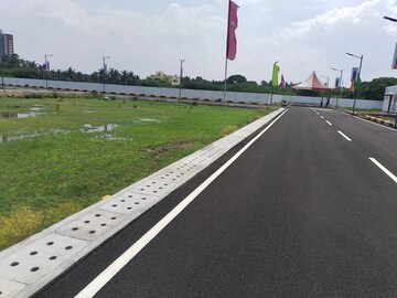 Swimming Pool in 3 BHK Villa at Kelambakkam – for Sale