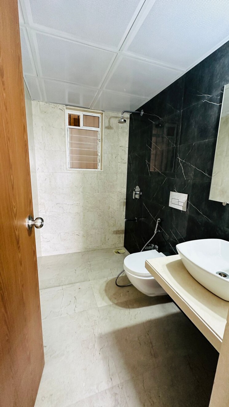 Bathroom, dosti-west-county 2 Bedroom 900 Sq.Ft. Apartment In Balkum Pada Thane 9749128