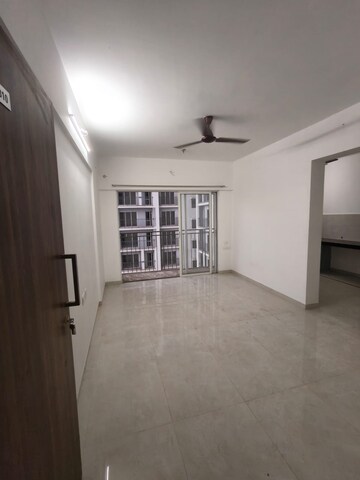 Room in 1 BHK Apartment at Godrej Vihaa, Badlapur East – for Rent