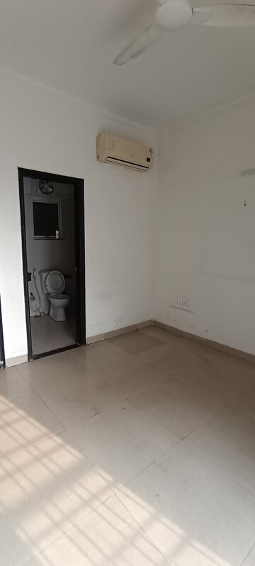 Room in 3 BHK Builder Floor at Ansal API Esencia, Sector 67 – for Rent