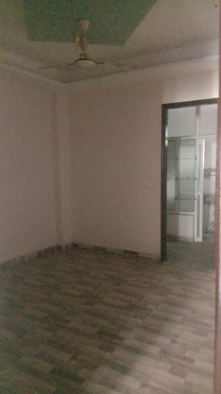 Room, raj nagar 5 Bedroom 170 Sq.Yd. Builder Floor In Raj Nagar Ghaziabad 9749460
