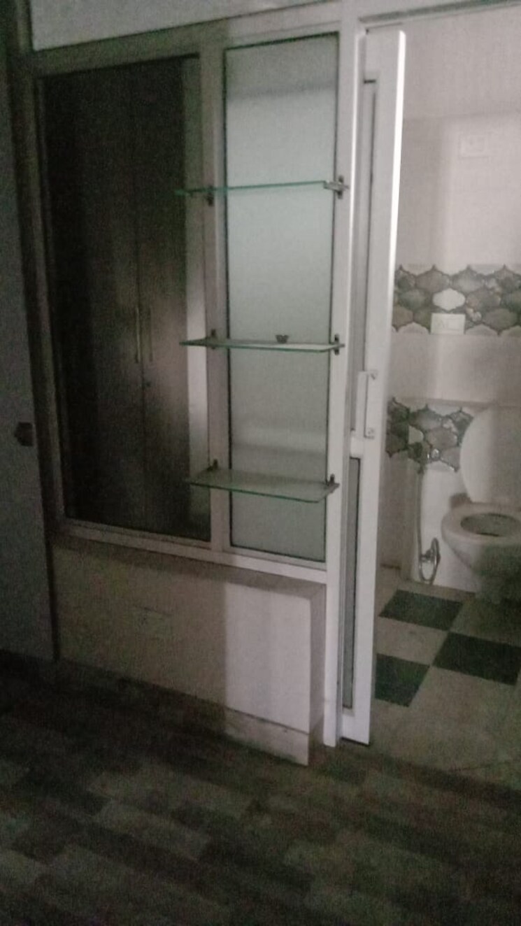 Bathroom, raj nagar 5 Bedroom 170 Sq.Yd. Builder Floor In Raj Nagar Ghaziabad 9749460