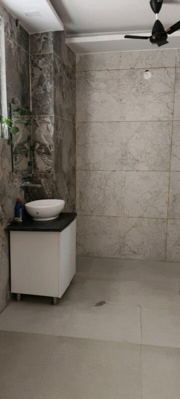 Bathroom in 4 BHK Builder Floor at Sector 14 – for Rent