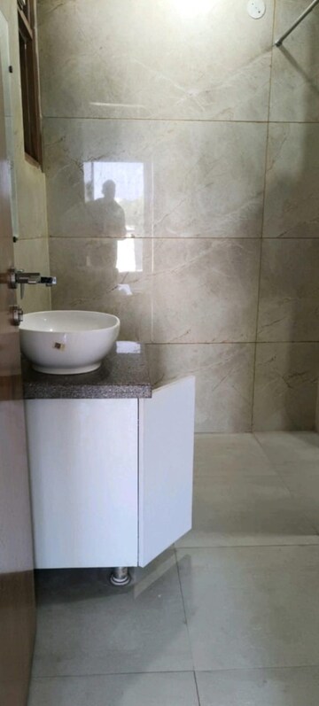 Bathroom in 4 BHK Builder Floor at Sector 14 – for Rent