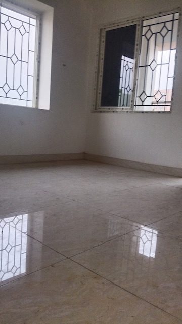 Room in 2 BHK Apartment at Kristi Villa, Chinar Park – for Rent