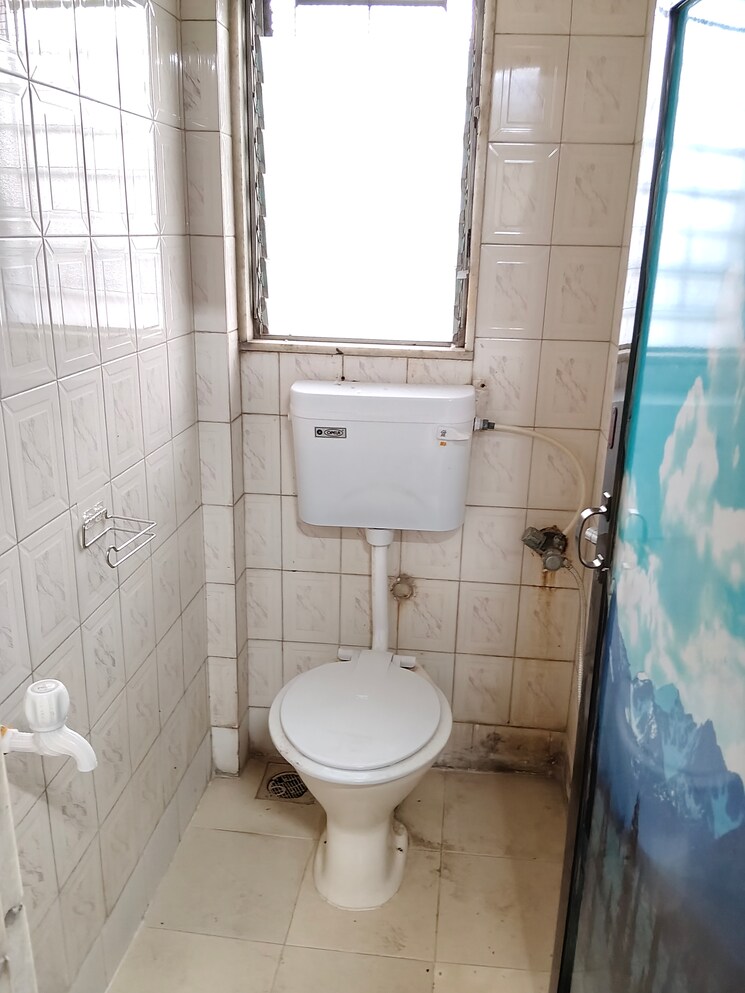 Attached Bathroom, kamla-nagar-chs 1 Bedroom 576 Sq.Ft. Apartment In Kandivali West Mumbai 9749512