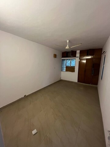 Room in 3 BHK Apartment at Vasant Kunj Enclave – for Rent