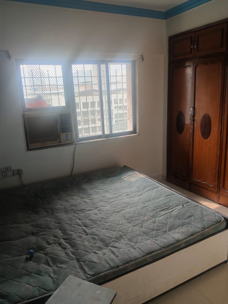 Bedroom, godrej-emerald 2 Bedroom 700 Sq.Ft. Apartment In Ghodbunder Road Thane 9749540