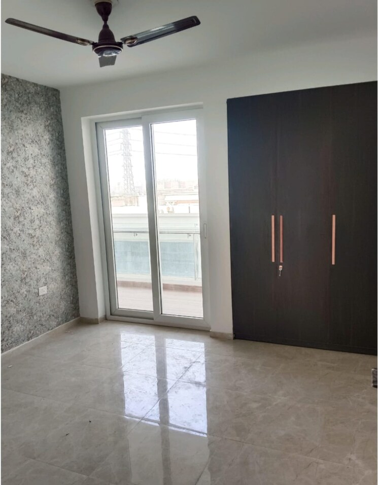 Cover Image, omaxe-royal-residency-faridabad 3 Bedroom 1925 Sq.Ft. Apartment In Sector 79 Faridabad 9749565