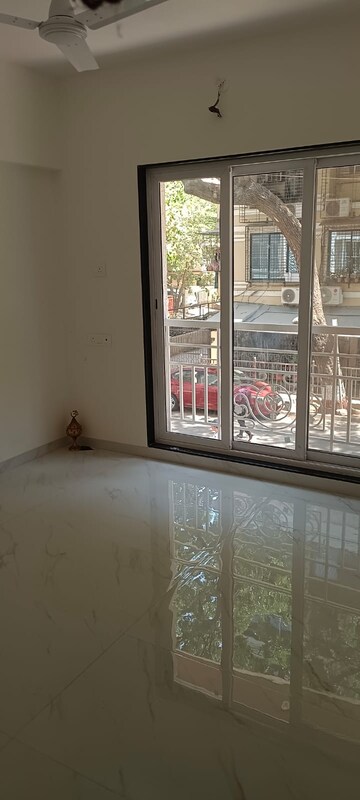 Room in 2 BHK Apartment at Anuraag Apartment, Santacruz West – for Rent