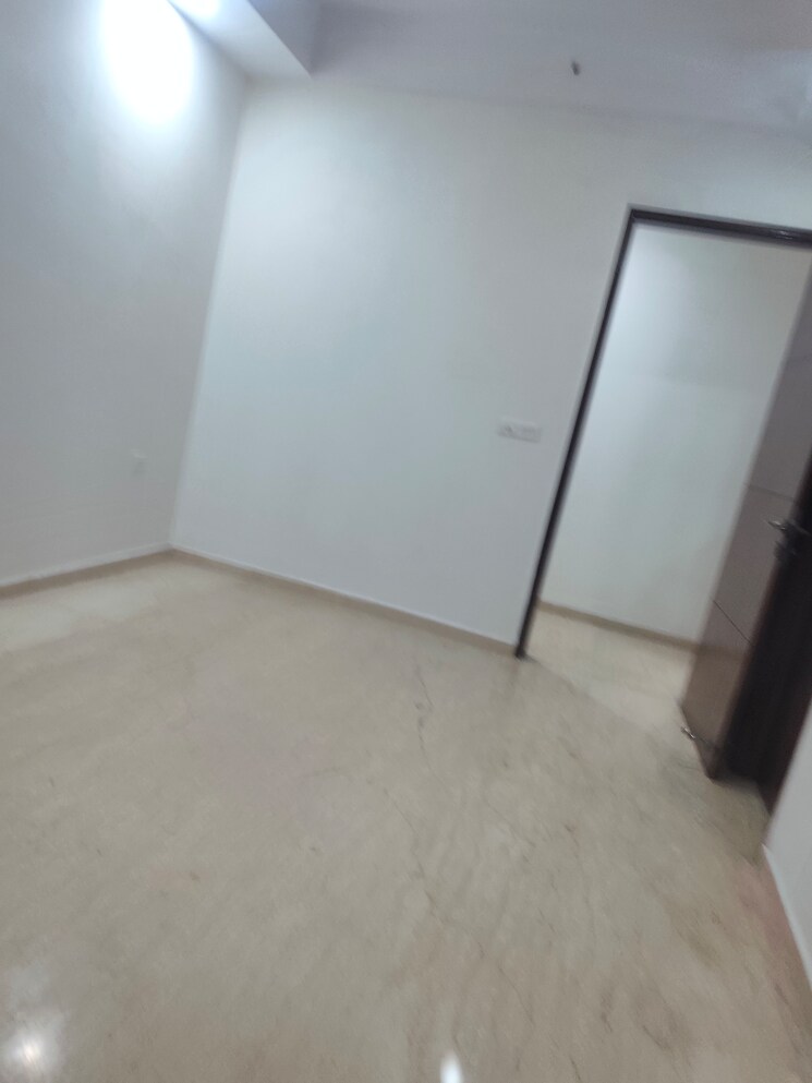 Bedroom, mahagun-mezzaria 3 Bedroom 2500 Sq.Ft. Apartment In Sector 78 Noida 9749571