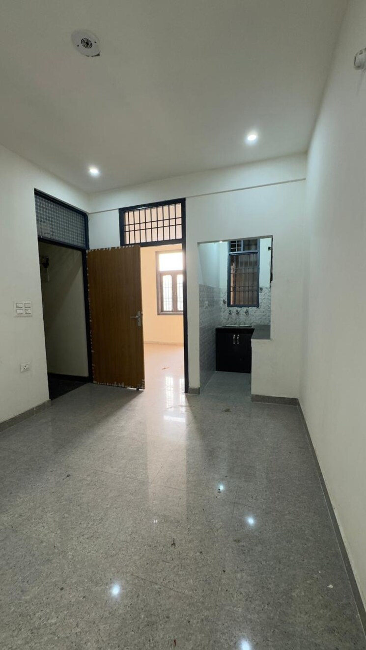 Room, chattarpur 1 Bedroom 450 Sq.Ft. Builder Floor In Chattarpur Delhi 9749601