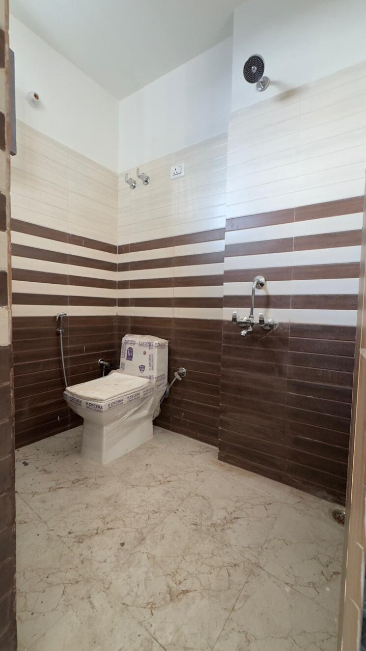 Bathroom, chattarpur 1 Bedroom 450 Sq.Ft. Builder Floor In Chattarpur Delhi 9749601