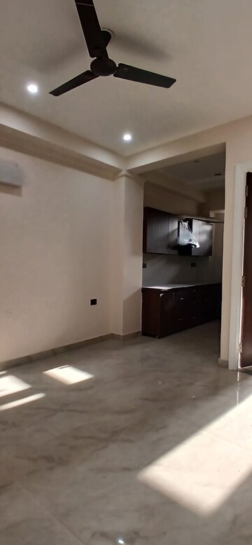 Room in 2 BHK Builder Floor at Sector 31 – for Rent