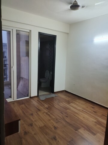 Room in 2.5 BHK Builder Floor at Signature Global Park 4 and 5, Sohna Sector 36 – for Rent