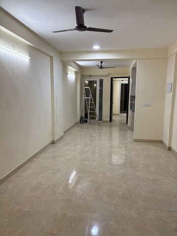 Room in 2.5 BHK Builder Floor at Signature Global Park 4 and 5, Sohna Sector 36 – for Rent