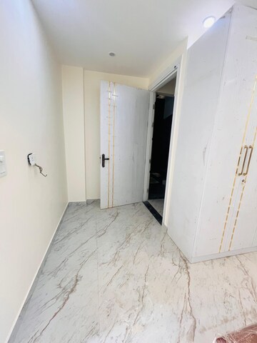 Room in 2 BHK Builder Floor at Sector 41 – for Rent