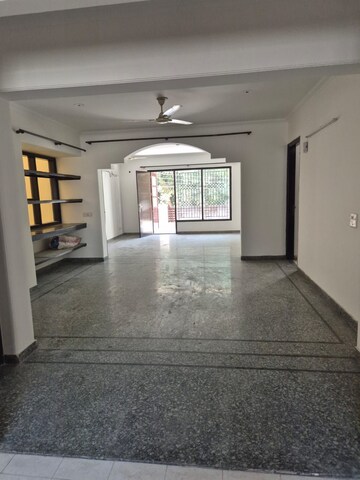 Living Room in 3 BHK Builder Floor at Sector 15 – for Rent