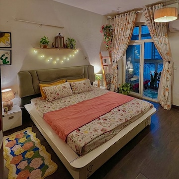 Room in  Pg at Vibhuti Khand – for Rent