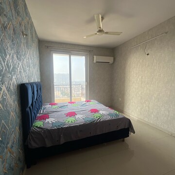 Bedroom in 3 BHK Apartment at Aerocity – for Rent