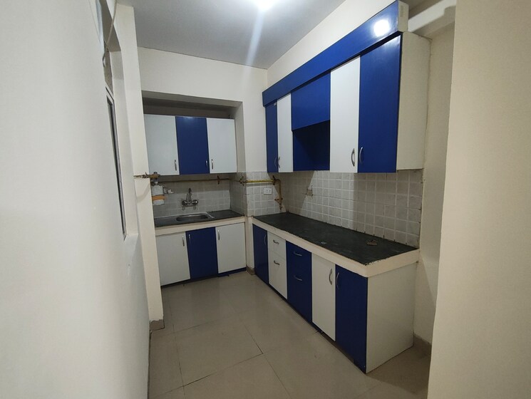Kitchen, jaypee-greens-kosmos 2 Bedroom 950 Sq.Ft. Apartment In Sector 134 Noida 9749842