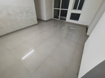 Room in 2 BHK Apartment at Jaypee Greens Kosmos, Sector 134 – for Rent