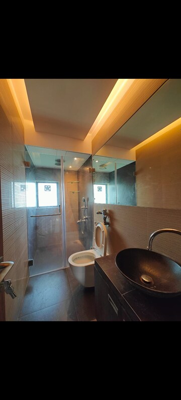 Bathroom in 3 BHK Apartment at Felicia Apartment, Pali Hill – for Rent