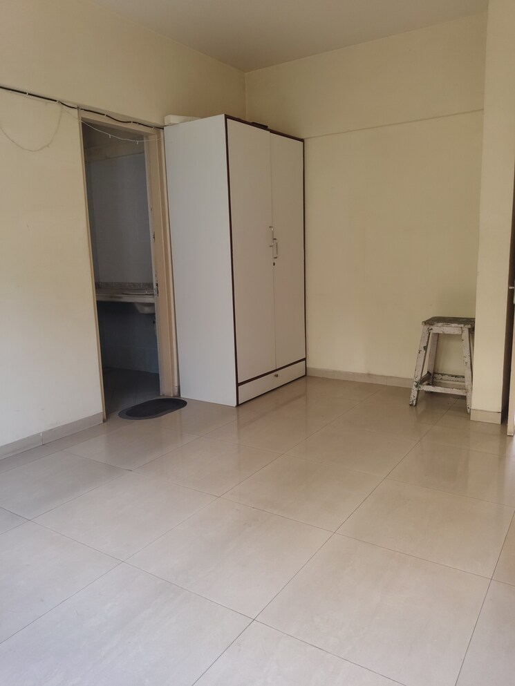 Room, clover-park-view 3 Bedroom 1800 Sq.Ft. Apartment In Koregaon Park Pune 9749868