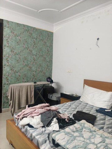 Living Room in 3 BHK Apartment at Gomti Nagar – for Rent