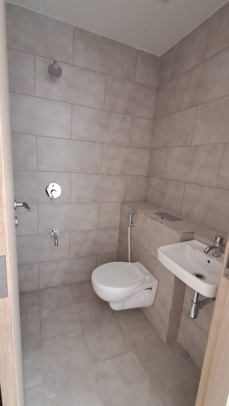 Bathroom, rustomjee-crown 4 Bedroom 2500 Sq.Ft. Apartment In Prabhadevi Mumbai 9749885