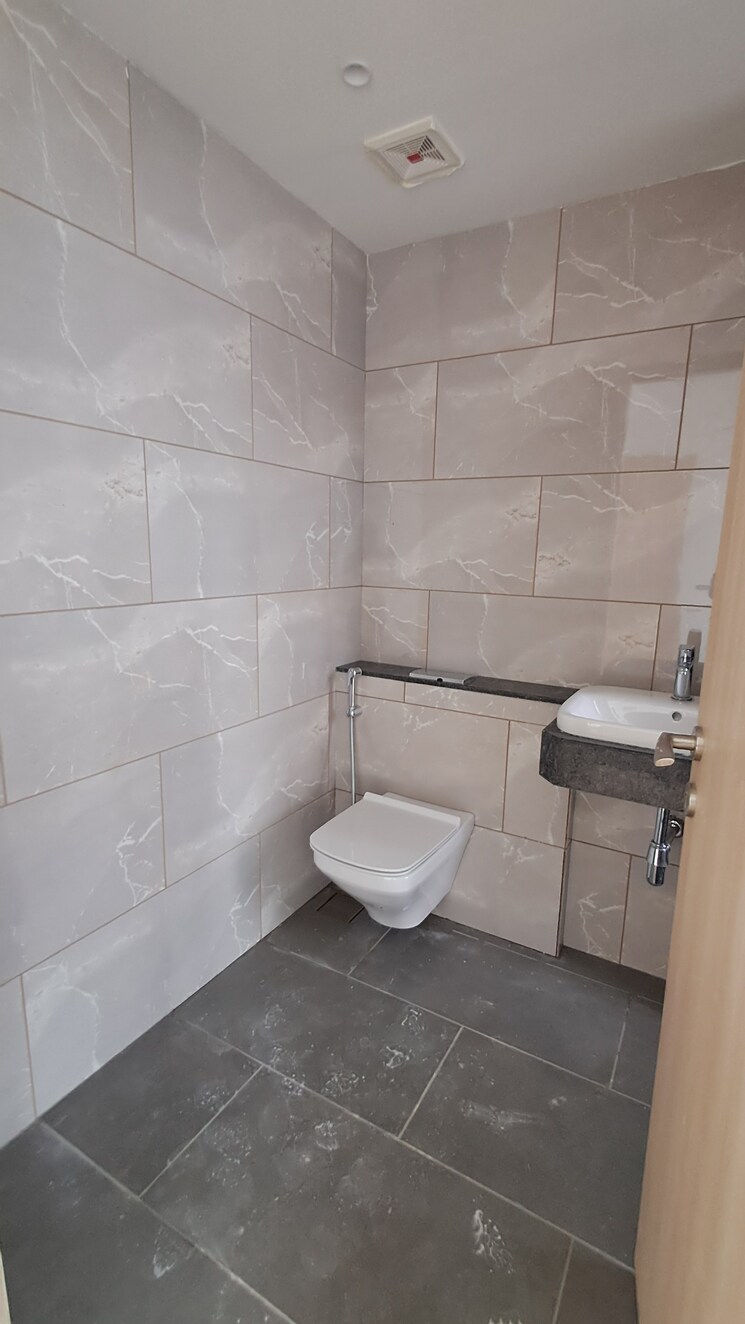 Bathroom, rustomjee-crown 4 Bedroom 2500 Sq.Ft. Apartment In Prabhadevi Mumbai 9749885